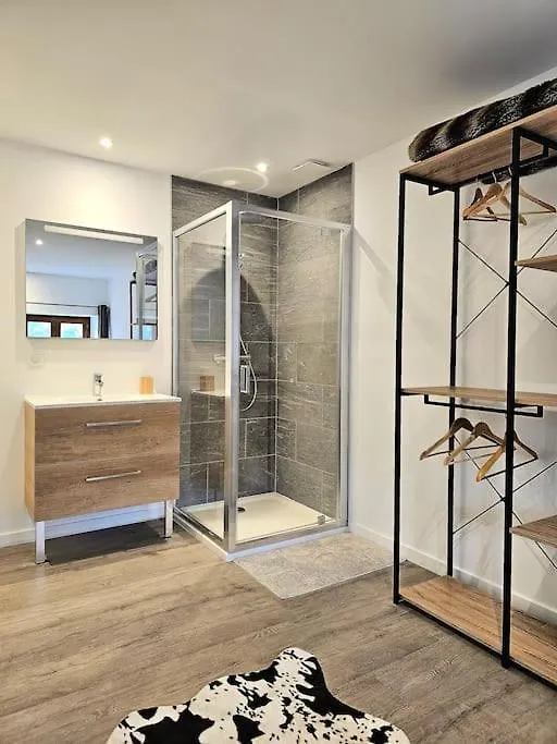 Appartement De 80M² Plein Sud Entierement Renove ラ・プラーニュ 0*,  フランス